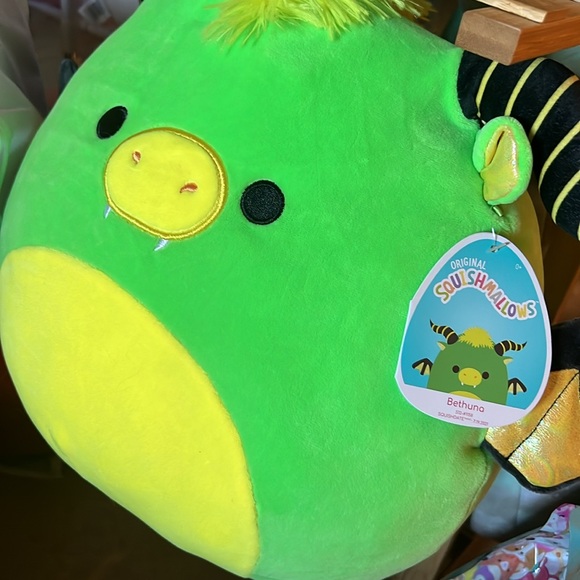 Squishmallow Bethuna The Horned Dragon HTF Exclusive Blacklight Edition 12in - Picture 16 of 16